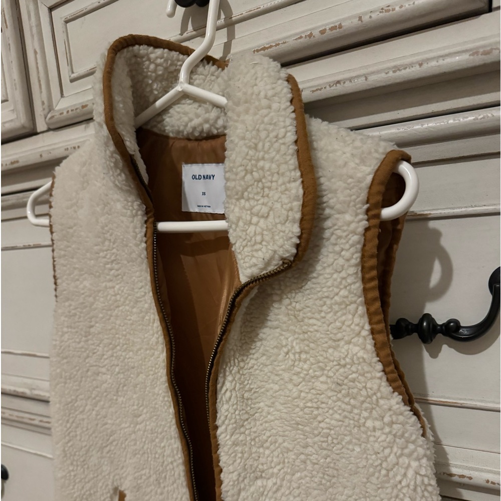 Old Navy Winter vest - Picture 3 of 5
